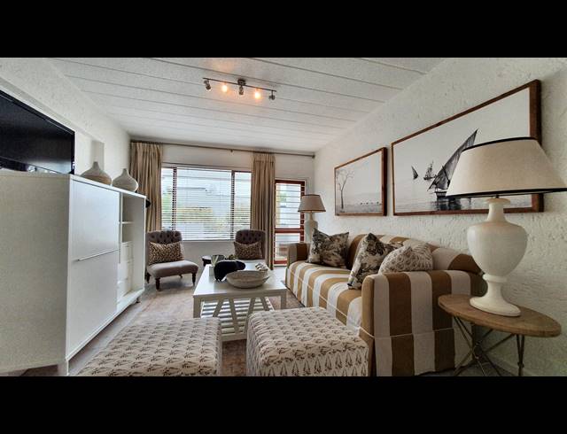 1 BEDROOM APARTMENT TO LET IN MELROSE